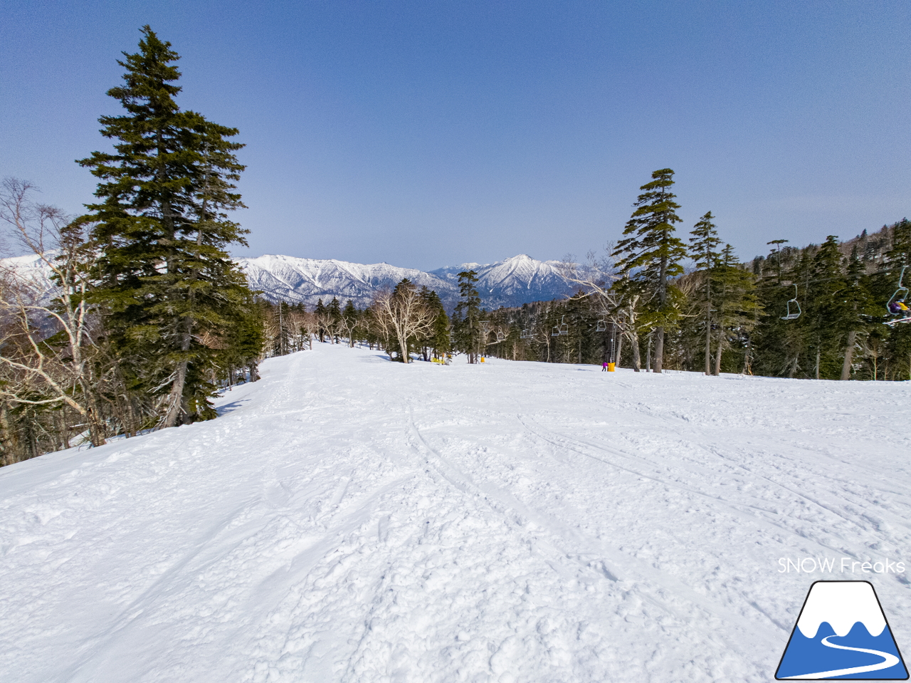 大雪山層雲峡・黒岳ロープウェイスキー場｜2021-2022シーズン終了間近…。積雪280cm＆5月8日までスキーリフト営業の黒岳で、春スキー＆スノーボードを満喫しましょう！